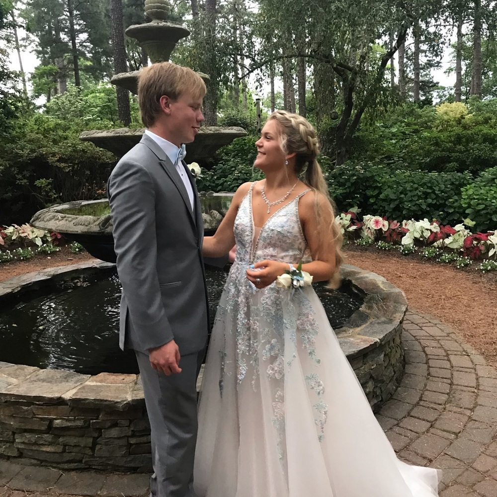 Formal Prom Dress - Picture 2 of 8
